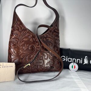 GIAINNI CONTI MILAN ITALY -NWT $529.00    THE MOST BEAUTIFUL HOBO IN THE WORLD !